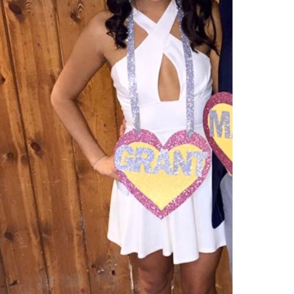 Lulu’s white dress